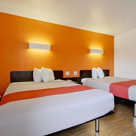 Motel 6-Miami, Fl Дорел Экстерьер фото