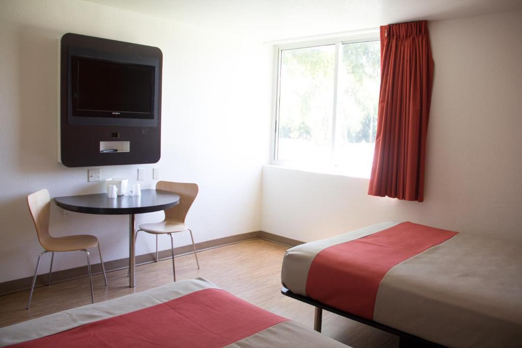 Motel 6-Miami, Fl Дорел Экстерьер фото