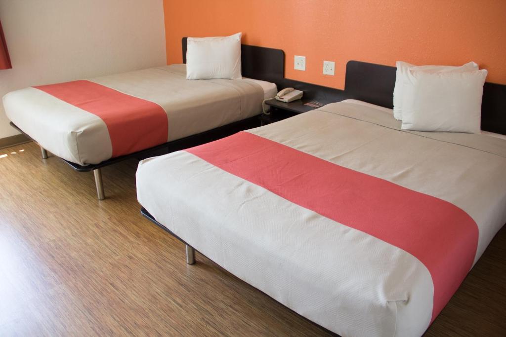 Motel 6-Miami, Fl Дорел Номер фото