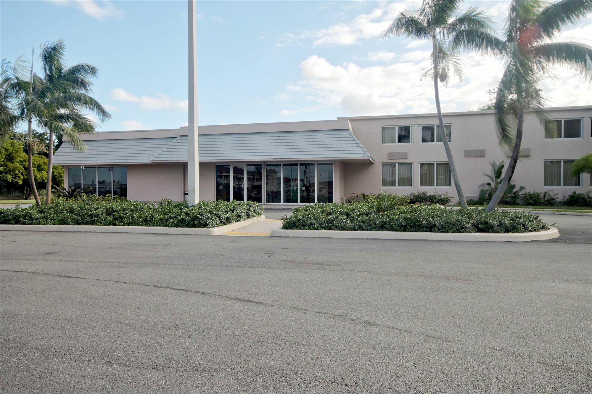 Motel 6-Miami, Fl Дорел Экстерьер фото